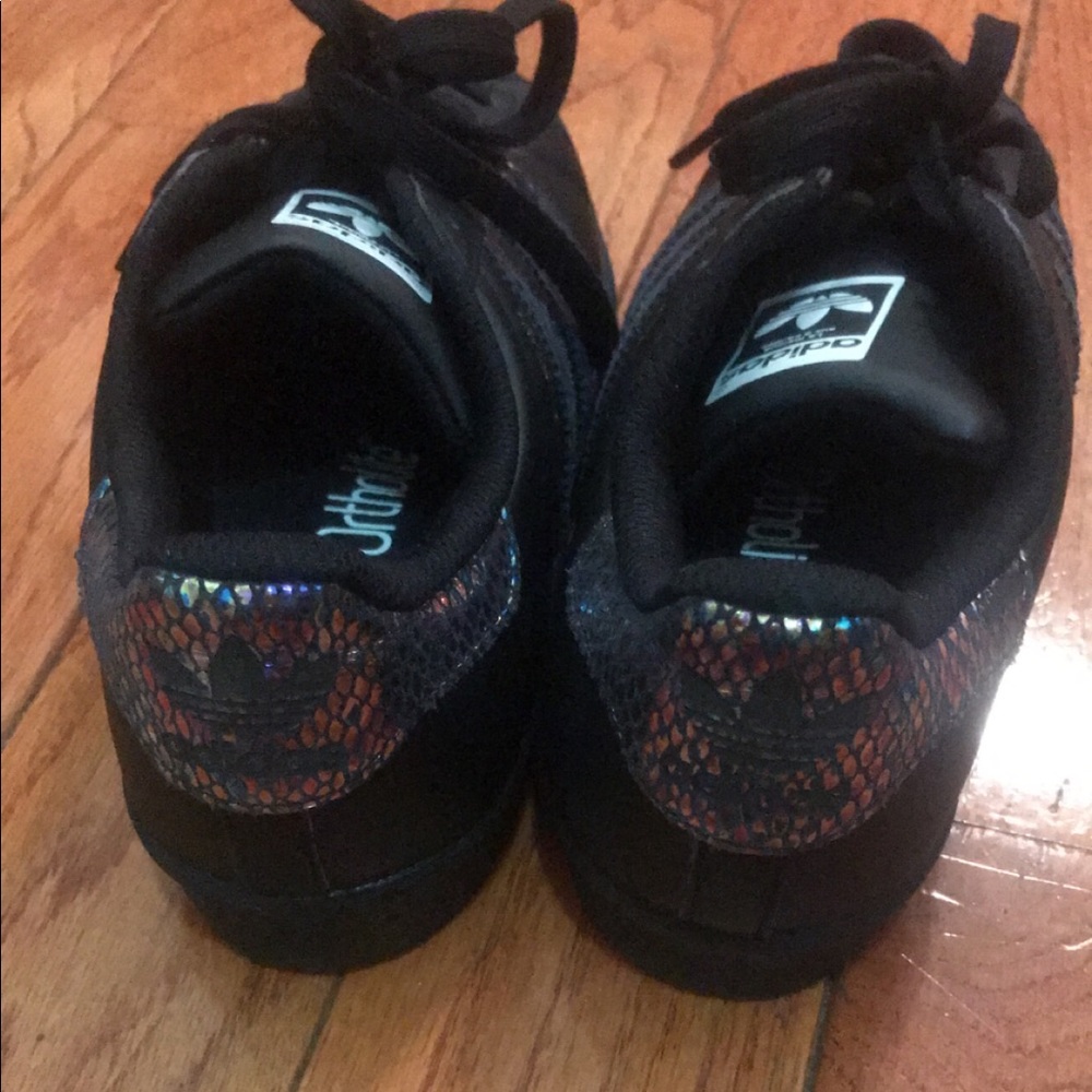 Adidas superstar shell toe kid shoe